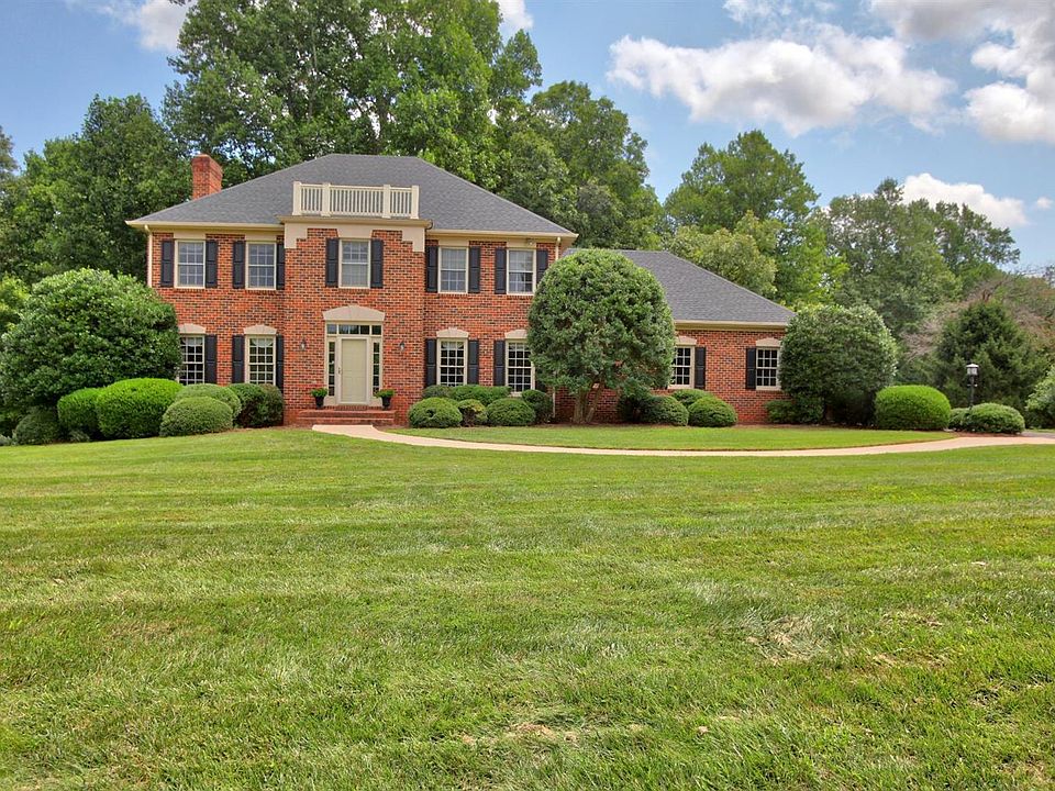 2nd image of 1815 Royal Oak Dr
