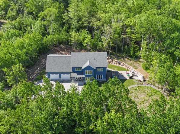25 Concordia Dr, Lunenburg, NS B4V 9G1