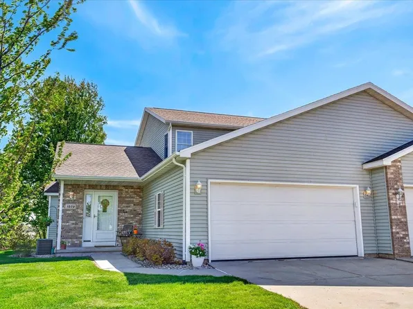 1070 Vinyard Drive, Oregon, WI 53575