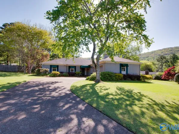 7702 Shadow Bend Dr SE, Huntsville, AL 35802