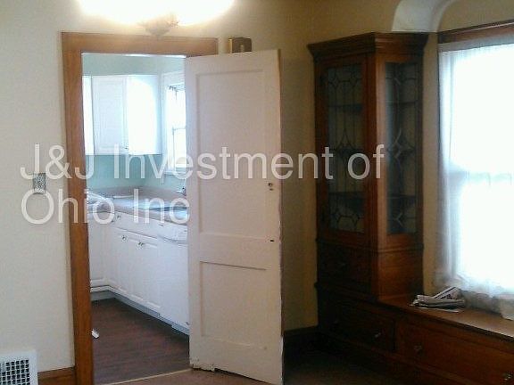 4th image of 5016 Archmere Ave