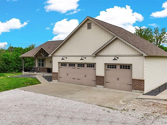 2nd image of 15875 Westwoods Rd