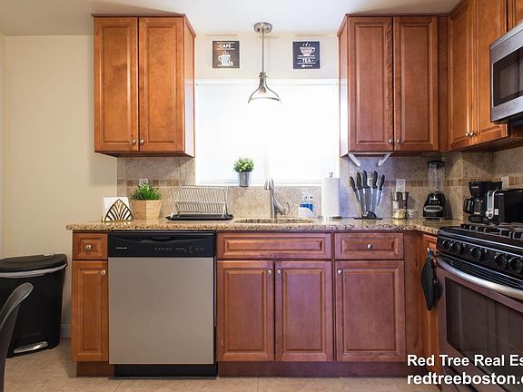 4th image of 29 Oxford Cir #2