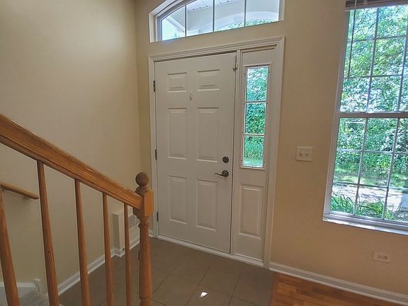 4th image of 523 S Lakeside Ct #523