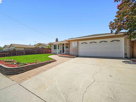 4th image of 1435 Bouret Dr