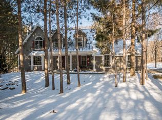 W303S2767 Bethesda Cir, Waukesha, WI 53188