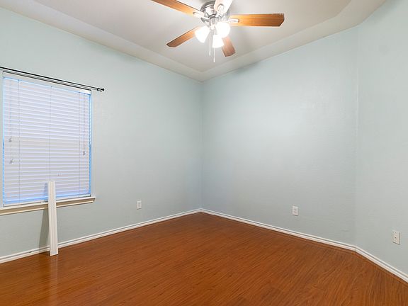 4th image of 6208 Claire Dr