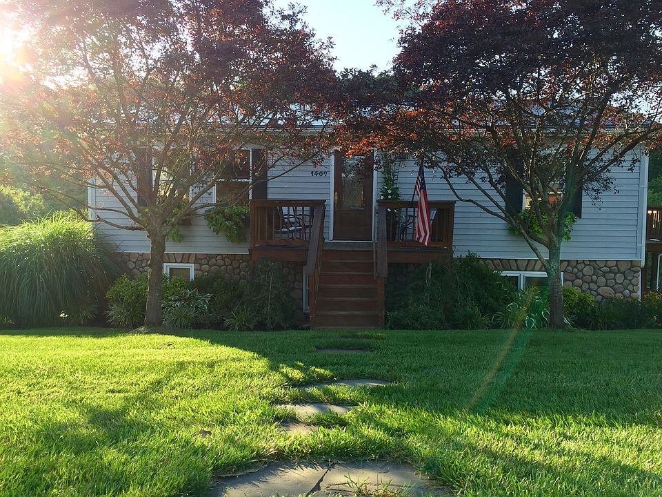 1st image of 1407 Lakewood Dr