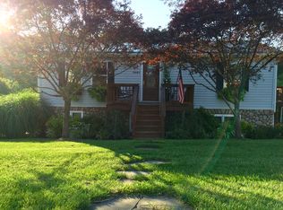 1407 Lakewood Dr, Pulaski, VA 24301