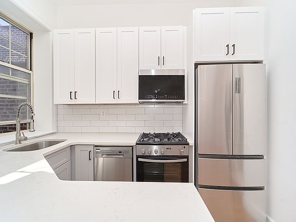 2nd image of 207 W 10th St APT 2B
