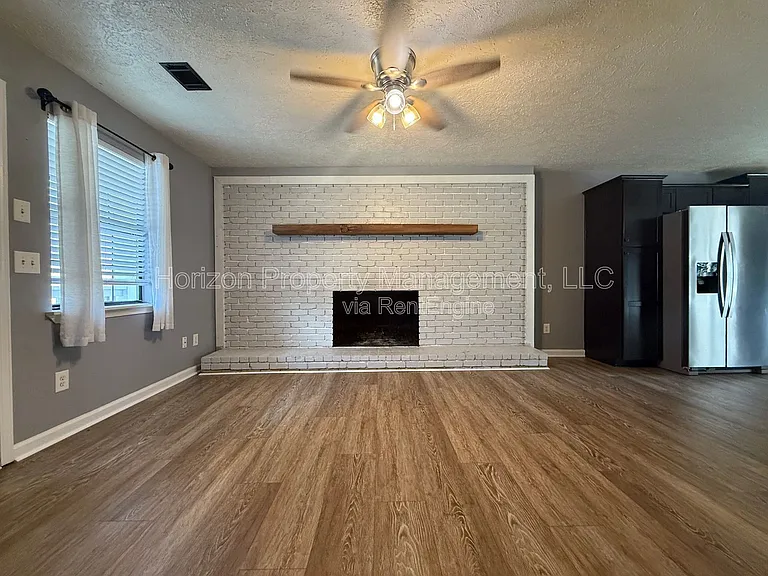 6430 Crystal Cove Trl — Photo 3