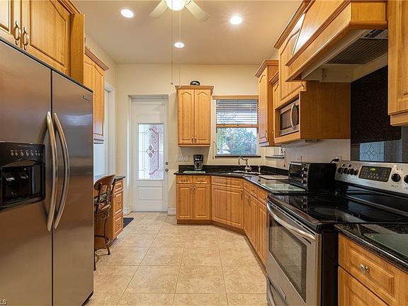 4th image of 19551 Tammy Ln