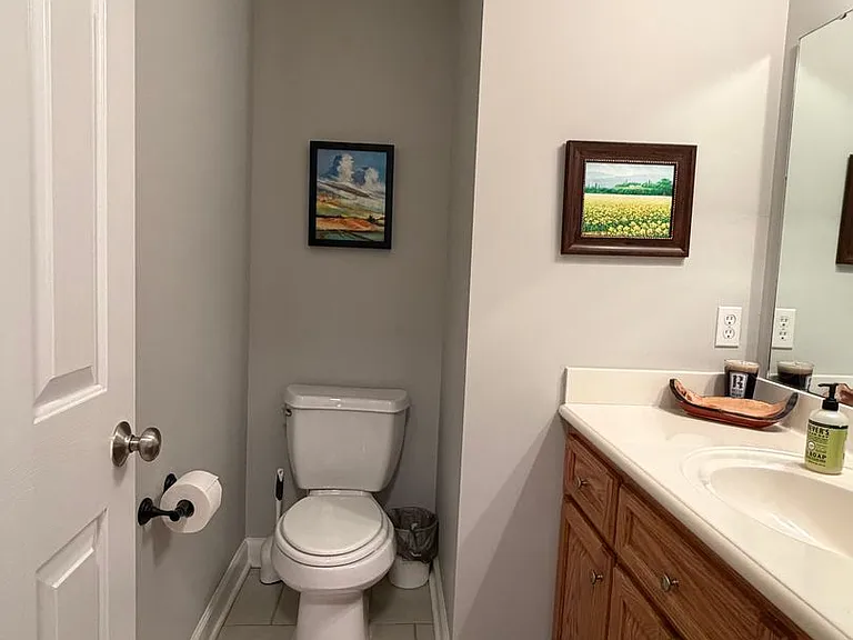 35 Woodbury Ln — Photo 14