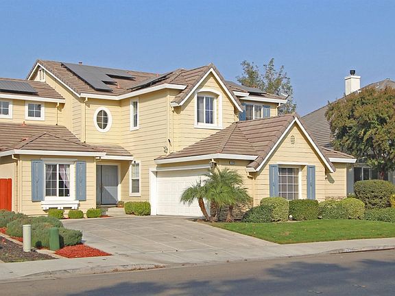 2nd image of 1340 Eastlake Cir