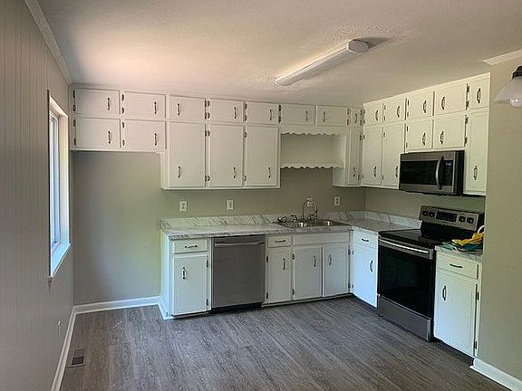 5th image of 3300 Wilks Pl SW