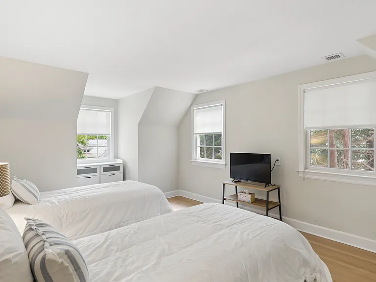 39 Linden Ln — Photo 18