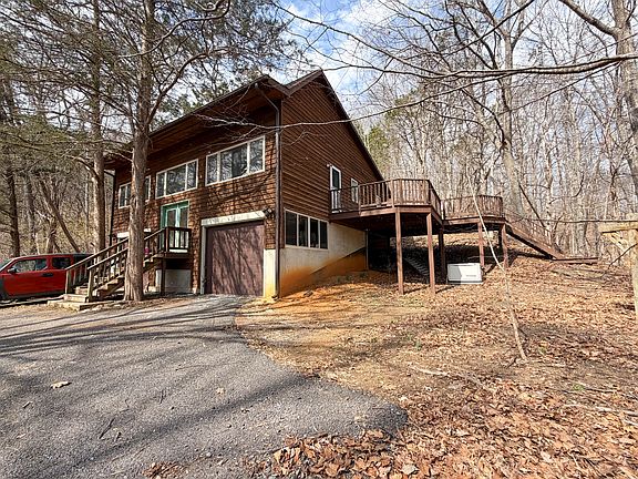 3rd image of 448 Hollow Ln