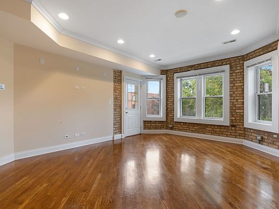 4th image of 6501 N Mozart St APT 3S
