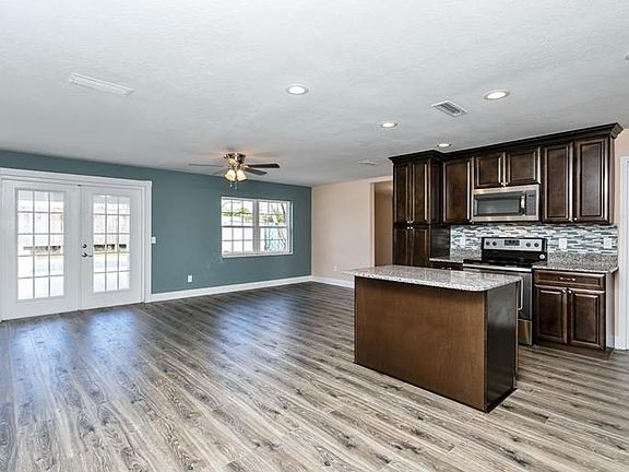 4th image of 573 Heritage Blvd