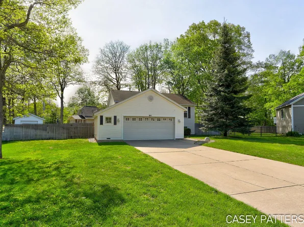94 Elwood Ct, Holland, MI 49424