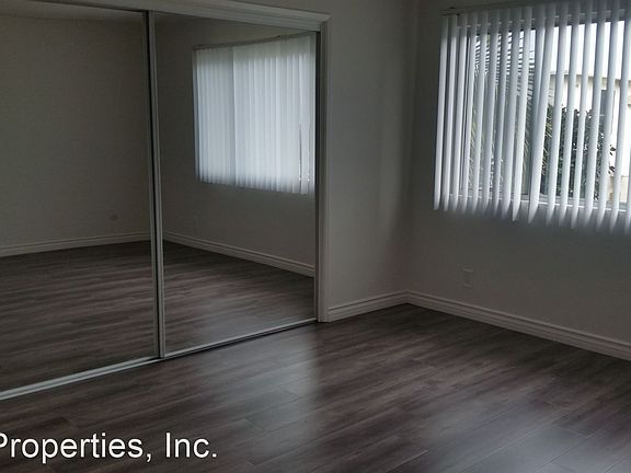 5th image of 3207 Bagley Ave APT 4