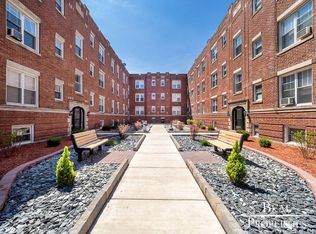 955 W Cornelia Ave APT 3A, Chicago, IL 60657