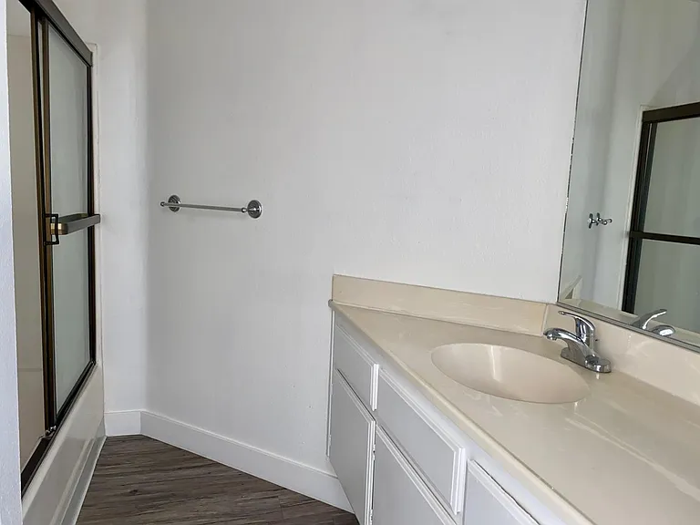 2500 Abbot Kinney Blvd — Photo 12