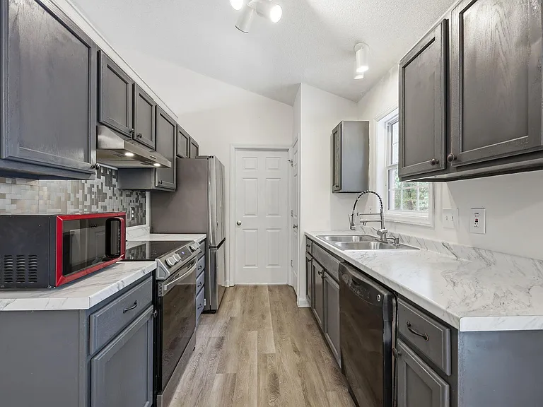 1057 Mailwood Dr — Photo 11