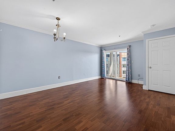 4th image of 86 E Howard St Unit 204