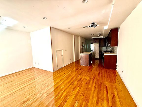 3rd image of 1833 E 13th St APT 2B