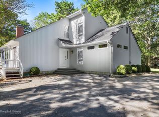 22 Towhee Trl, East Hampton, NY 11937