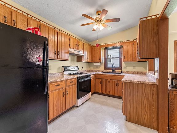 5th image of 3827 Belle Ave #0