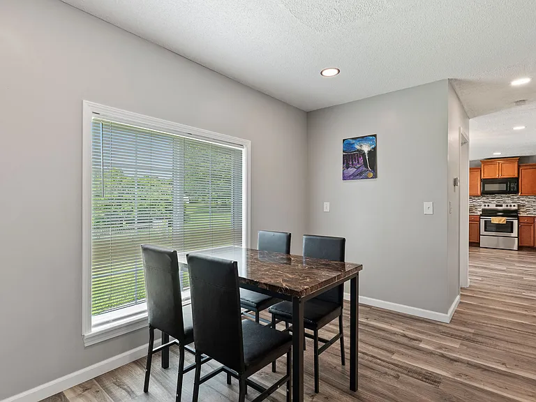 5185 Edgemere Dr — Photo 8