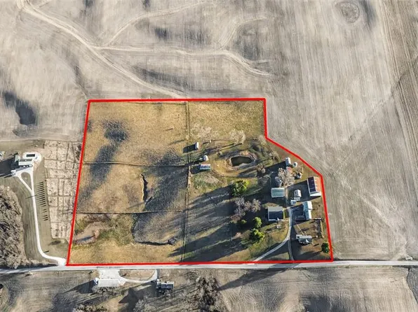 1341 Schleeper Ln, Golden Eagle, IL 62036