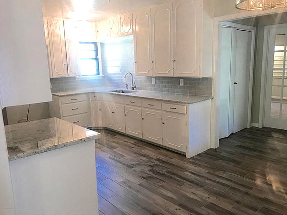 5th image of 2039 Parker St