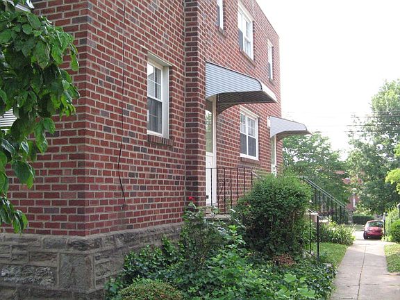 LivingRoom and Kitchen Side Entrances