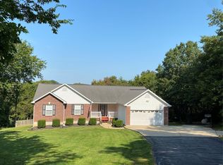 360 Meadow View Farms Rd, Villa Ridge, MO 63089