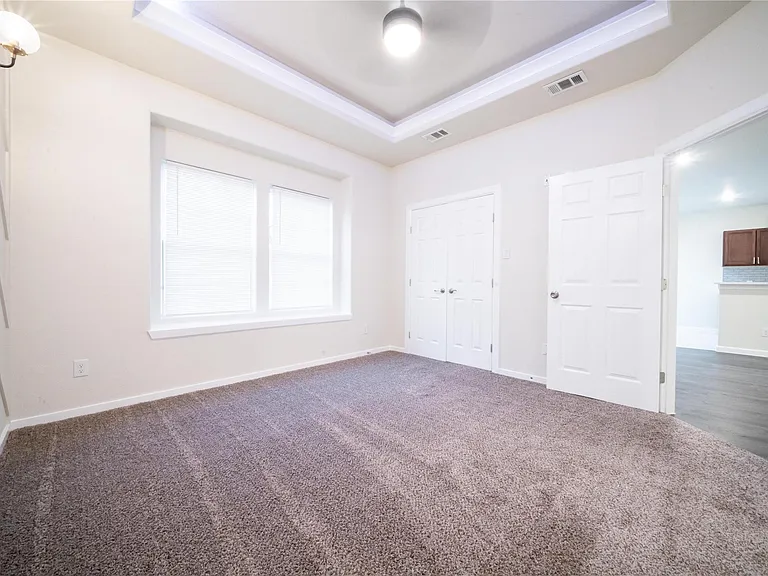 3239 Pine St — Photo 12