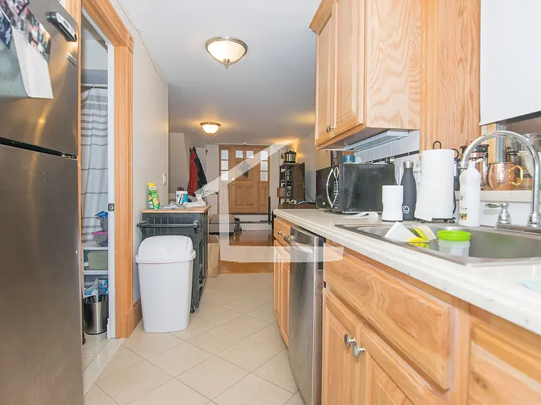16 S Russell St #2D — Photo 6
