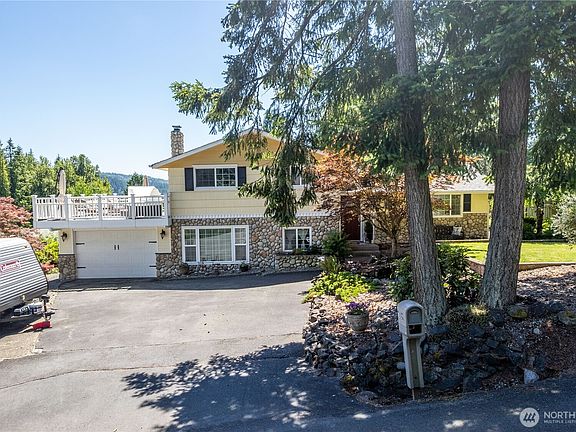 2nd image of 2408 N Greeley Drive