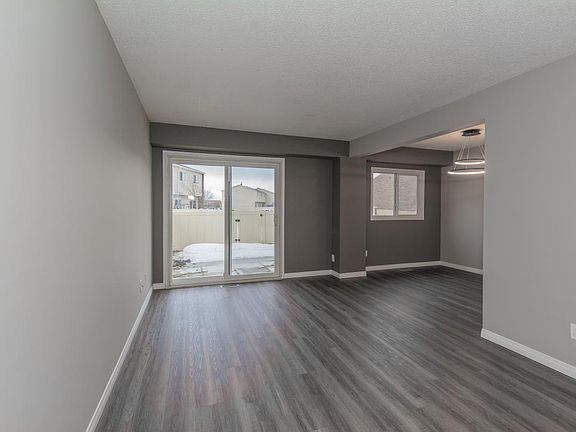 5th image of 125 Centennial Ct NW