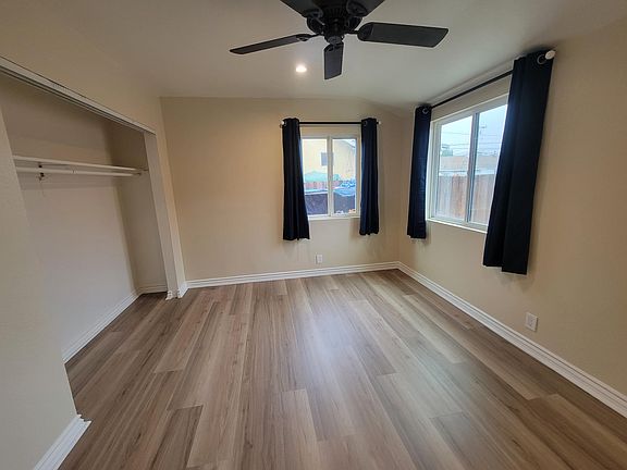 3rd image of 1105 W 93rd St