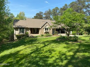 649 Vineyard Rd, Lenoir City, TN 37772