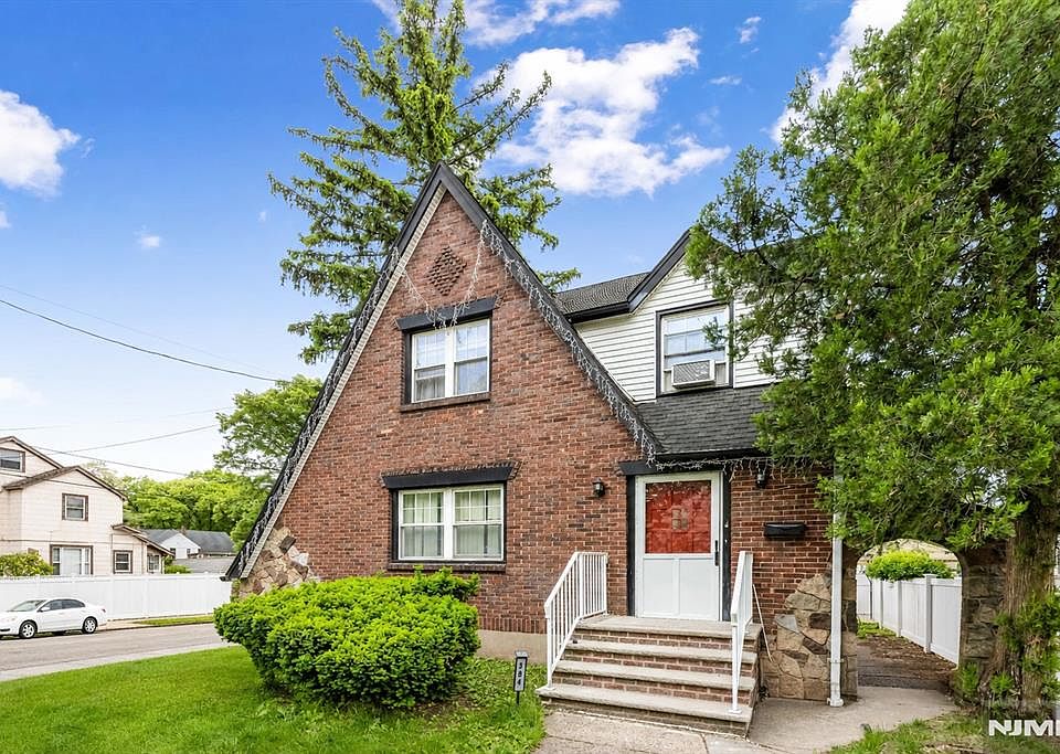 1st image of 384 Woods Rd