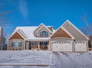 W48N641 Cedar Reserve Cir, Cedarburg, WI 53012