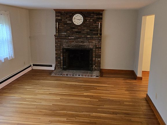 2nd image of 601 First Parish Rd