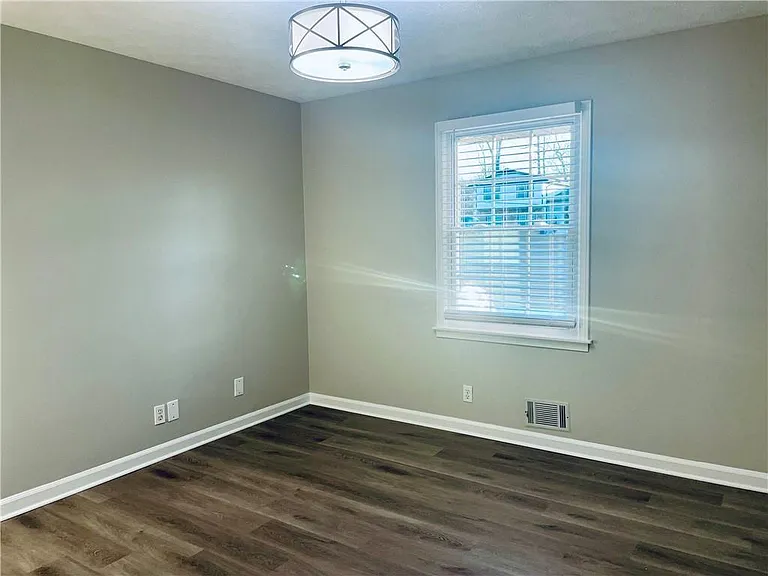 637 Rae Dr — Photo 11