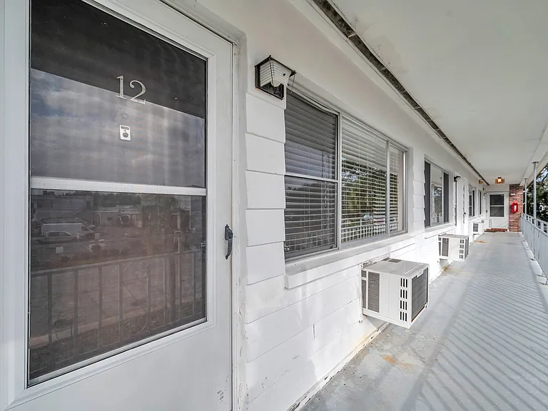 2366 Shelley St #12 — Photo 31