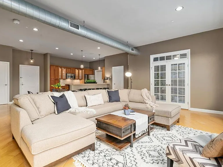 34 W Poplar Ave #402 — Photo 9