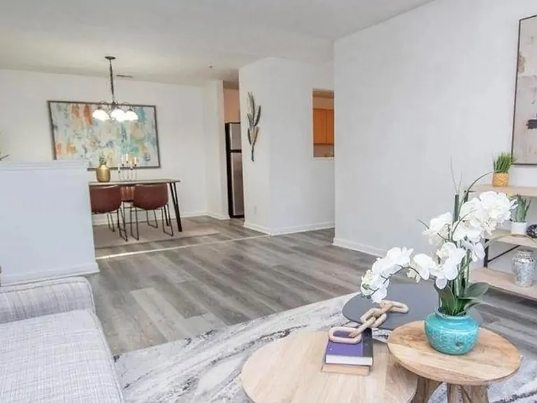 1303 Waldrop Pl — Photo 1